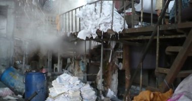 Những hình ảnh kinh hoàng về quy trình sản xuất giấy ăn