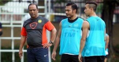 HLV Malaysia lệnh cho học trò giữ sạch lưới, thắng Việt Nam