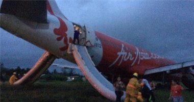 Sau QZ 8501, máy bay AirAsia lại gặp sự cố nghiêm trọng