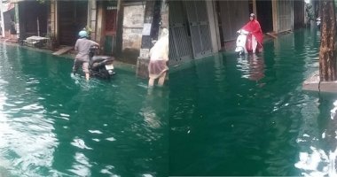 Ngạc nhiên cảnh nước lụt ở Hà Nội... xanh như nước hồ bơi
