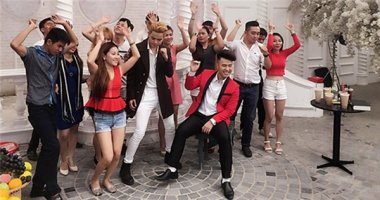"Ngã ngửa" với hậu trường MV vui nhộn của Akira Phan và Bùi Caroon