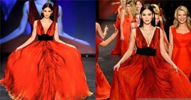Hoa hậu Hoàn vũ 2015 bị chê catwalk như “đi chợ”