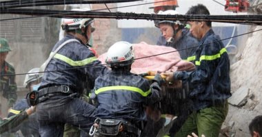 Hình ảnh xúc động tại hiện trường cứu nạn vụ sập nhà ở Hà Nội