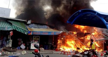Cháy lớn chợ đêm làng Đại học TP.HCM gây thiệt hại nặng