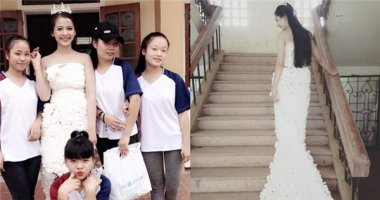 Chiếc váy "độc" làm từ 3.000 bông hoa giấy của học sinh Việt gây sốt