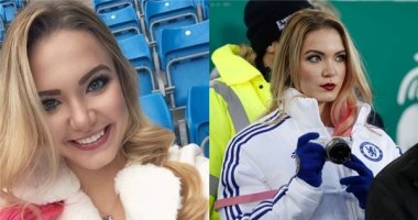 Fan nữ xinh đẹp "gây sốt" vì mặc áo Chelsea đi xem MU thi đấu