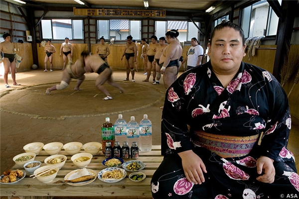 Thở Không Nổi Với Suất ăn Khổng Lồ Của Các Võ Sĩ Sumo Nhật