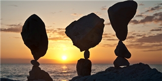 Choáng váng trước sự cân bằng kỳ diệu của các hòn đá