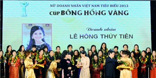 Mẹ chồng Tăng Thanh Hà được trao cúp Bông Hồng Vàng