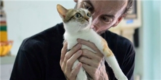 Ông Tây 3 năm giải cứu hơn trăm chó mèo hoang ở Việt Nam