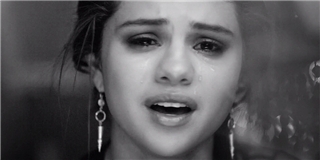 Selena Gomez khóc tại sinh nhật Taylor Swift vì Justin Bieber