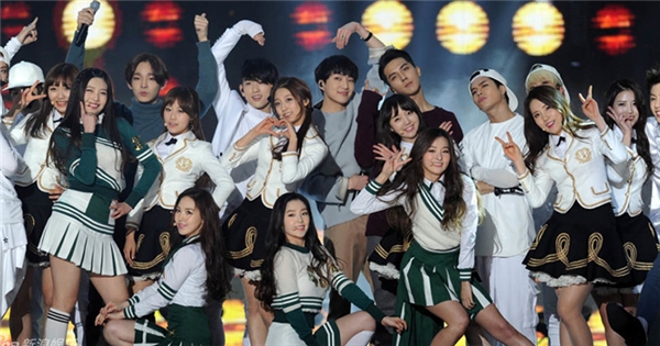 Dàn tân binh Kpop "đại náo" sân khấu SBS Gayo Daejun 2014 