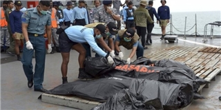 Tìm thấy 5 thi thể nạn nhân QZ8501 còn thắt đai an toàn
