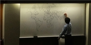 Bé tự kỷ 11 tuổi vẽ bản đồ thế giới cực chính xác chỉ bằng... trí nhớ
