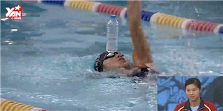 Ánh Viên trổ tài bơi ngửa cực siêu với chai nước trên trán