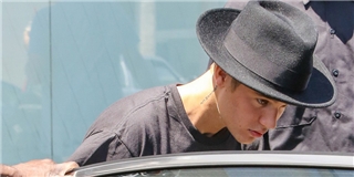 Justin Bieber nhận lỗi, vội gỡ bỏ ảnh “tồng ngồng”