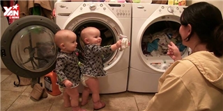 Cặp sinh đôi giúp mẹ giặt đồ đốn tim cư dân mạng