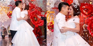 Cô dâu Vân Trang hôn say đắm ông xã Hữu Quân trong tiệc cưới