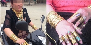 Tranh cãi hình ảnh người phụ nữ đeo đầy vàng chạy xe máy ra đường