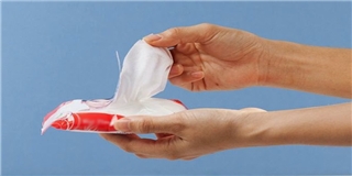 Dùng nhiều, nhưng bạn đã biết cách phân biệt khăn giấy ướt độc hại?