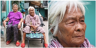 Quặn lòng chuyện 2 bà cụ không nhà, run rẩy giữa mùa Sài Gòn mưa gió