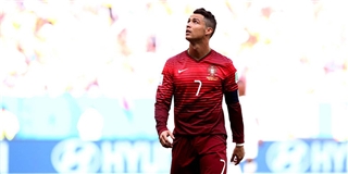 'Đừng khóc nhè Ronaldo, Bồ Đào Nha sẽ bị loại sớm'