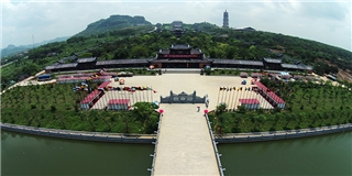 "Đẹp rụng tim" trước quần thể ngôi chùa lớn nhất Đông Nam Á ở Việt Nam