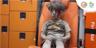 Rúng động với hình ảnh cậu bé Syria thất thần vì bị đánh bom